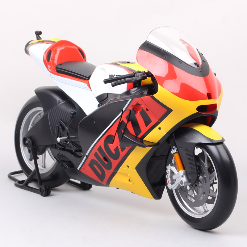 1:6 scale maisto big large Ducati Desmosedici RR GP11 2011 model racing moto bike Diecast Toy motorcycle Germany Italy gift boys 1:6 scale maisto big large Ducati Desmosedici RR GP11 2011 model racing moto bike Diecast Toy motorcycle Germany Italy gift boys