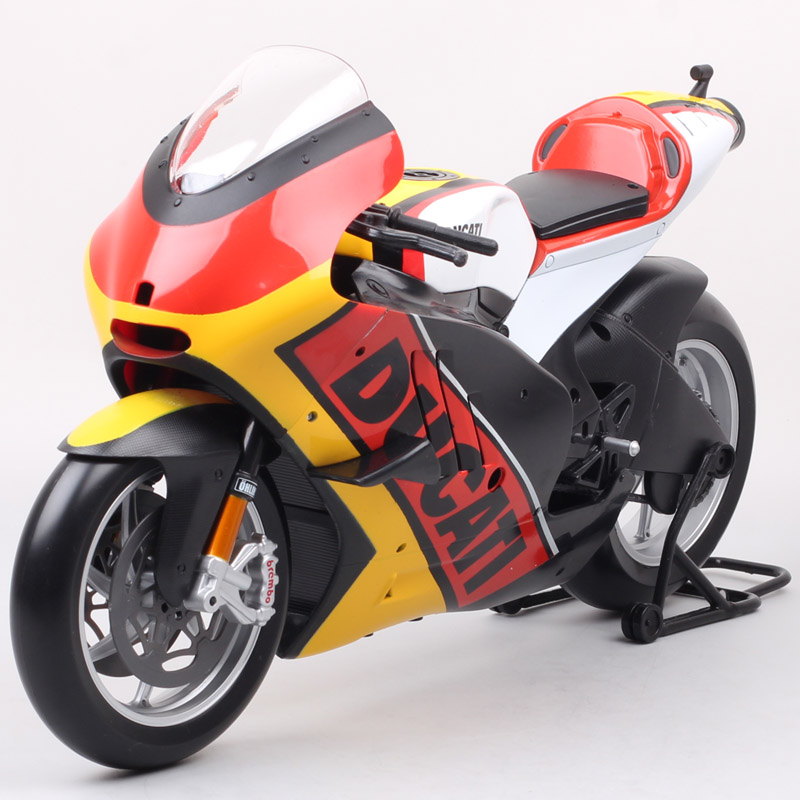 1:6 scale maisto big large Ducati Desmosedici RR GP11 2011 model racing moto bike Diecast Toy motorcycle Germany Italy gift boys 1:6 scale maisto big large Ducati Desmosedici RR GP11 2011 model racing moto bike Diecast Toy motorcycle Germany Italy gift boys