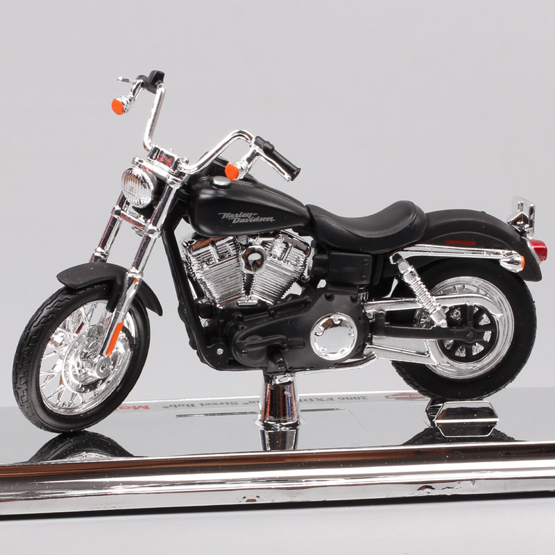 1/18 Maisto 2006 FXDBI DYNA Street Bob Super Glide Diecast scale model motorcycle vehicle car moto bike miniature toy boy 1/18 Maisto 2006 FXDBI DYNA Street Bob Super Glide Diecast scale model motorcycle vehicle car moto bike miniature toy boy