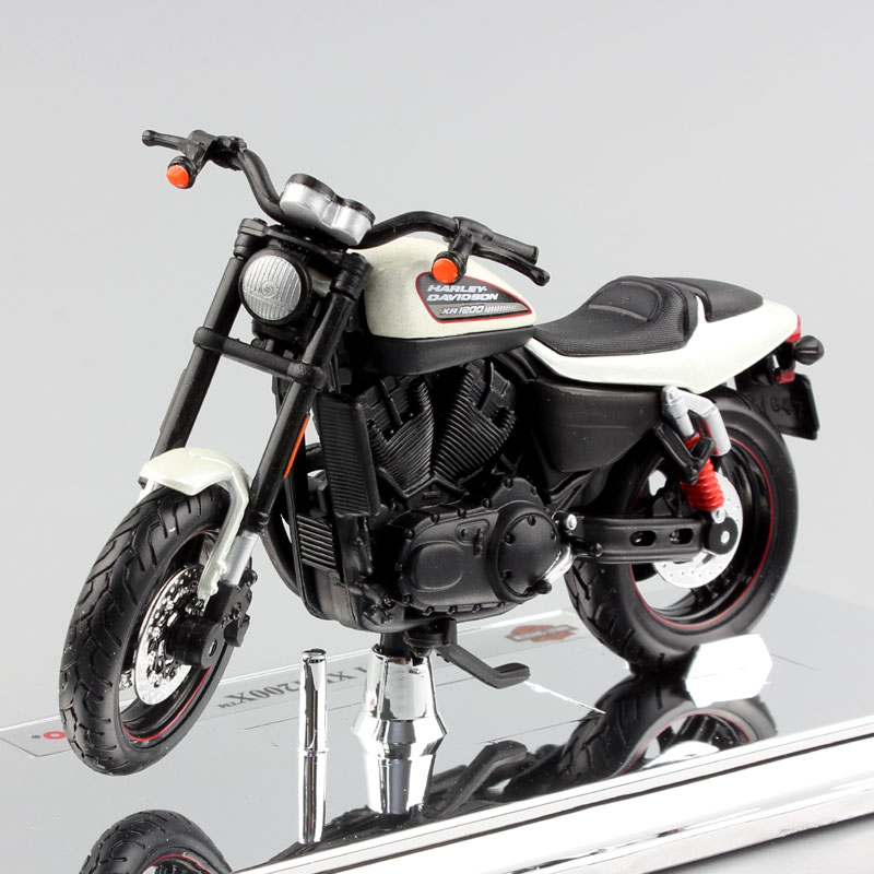 1/18 scale maisto 2011 XR1200X SuperLow rider Roadster bike Sportster retro cycle Diecasts Vehicle motorcycle moto toy kid gifts 1/18 scale maisto 2011 XR1200X SuperLow rider Roadster bike Sportster retro cycle Diecasts Vehicle motorcycle moto toy kid gifts
