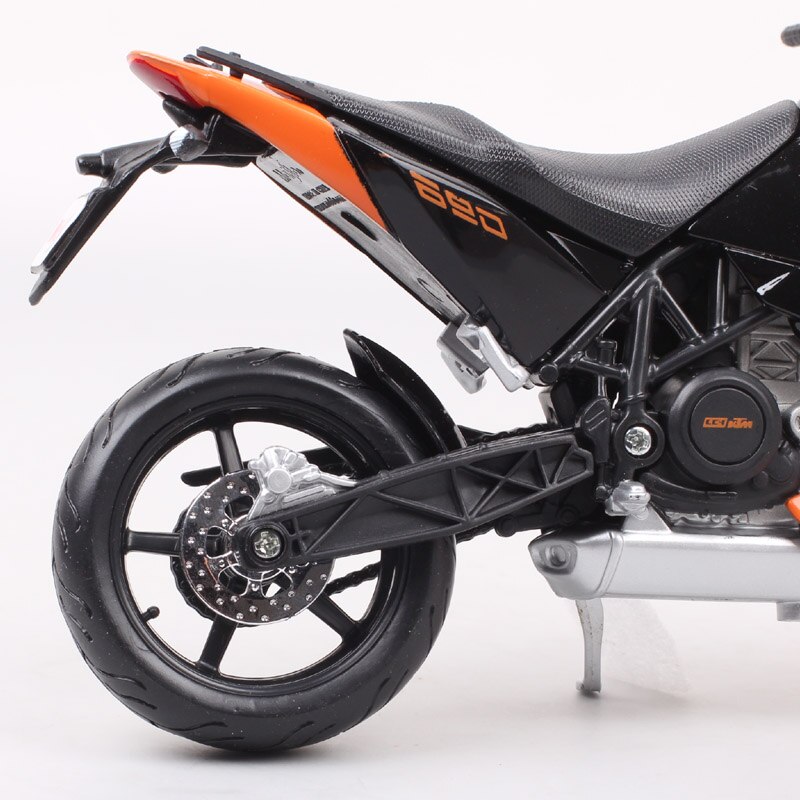 Classics 1:12 Maisto Scales 690 Duke Supermoto Diecast Racing Miniature Moto Bike Vehicles Motorcycle Model Gifts For Kids Toys Classics 1:12 Maisto Scales 690 Duke Supermoto Diecast Racing Miniature Moto Bike Vehicles Motorcycle Model Gifts For Kids Toys