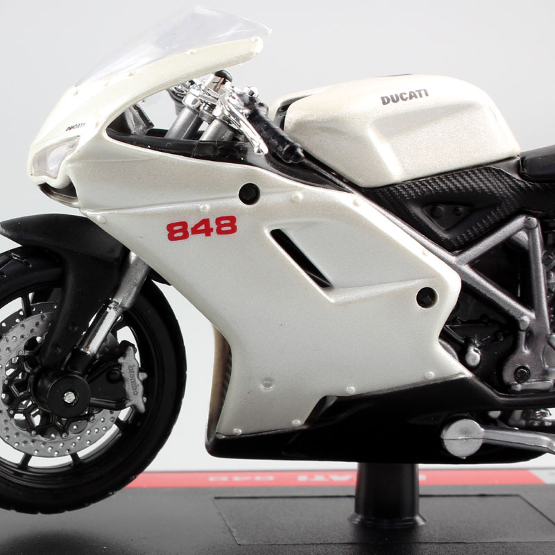 Maisto 1:18 scale Children Superbike 848 EVO metal motorcycle race bike car Diecast model collection Toys Vehicles for kids 2017