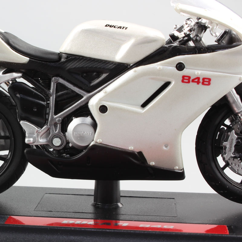 Maisto 1:18 scale Children Superbike 848 EVO metal motorcycle race bike car Diecast model collection Toys Vehicles for kids 2017