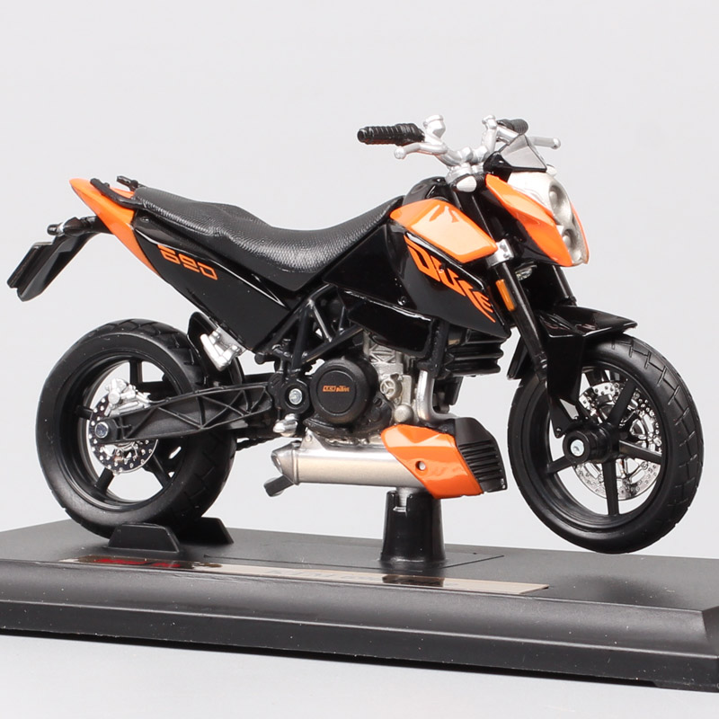 1 18 Maisto 690 Duke III Supermoto Enduro Streetfighter Scale Motorcycle Vehicles Diecast Model Toy Bike Racing Replicas Of Boy