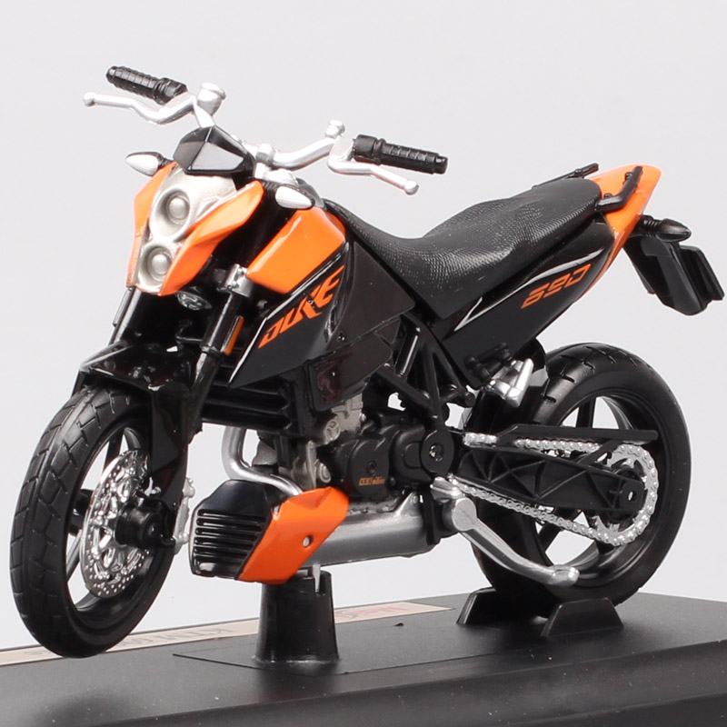 1 18 Maisto 690 Duke III Supermoto Enduro Streetfighter Scale Motorcycle Vehicles Diecast Model Toy Bike Racing Replicas Of Boy