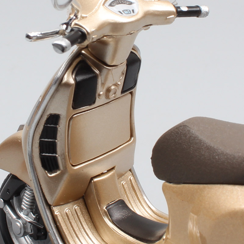 1:18 scale maisto Piaggio Vespa GTS 300 scooter motorcycle diecast vehicles sports motor bike toys models for children 2017 gold