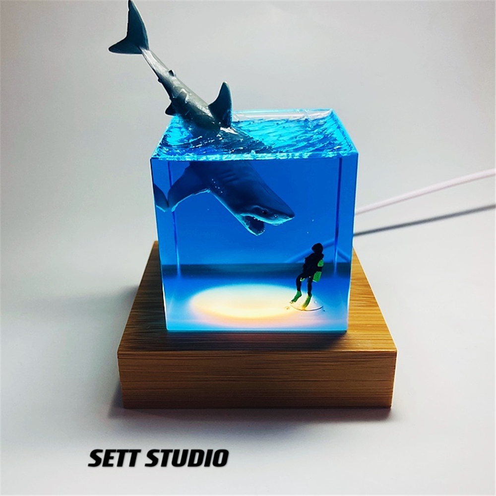 SETT STUDIO Marine Animal Shark Diver Creative Decoration Fish Ocean Collector Luminous Toy Gift Adult Handmade Figure 5*5*5cm
