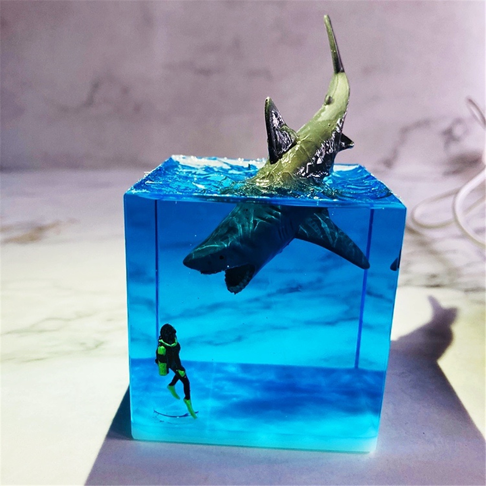 SETT STUDIO Marine Animal Shark Diver Creative Decoration Fish Ocean Collector Luminous Toy Gift Adult Handmade Figure 5*5*5cm