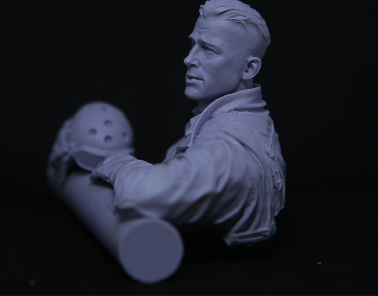 1:10Scale Die-cast Resin Movie Fury Brad Pitt Character Scene Model Resin Assembly Model Free Shipping