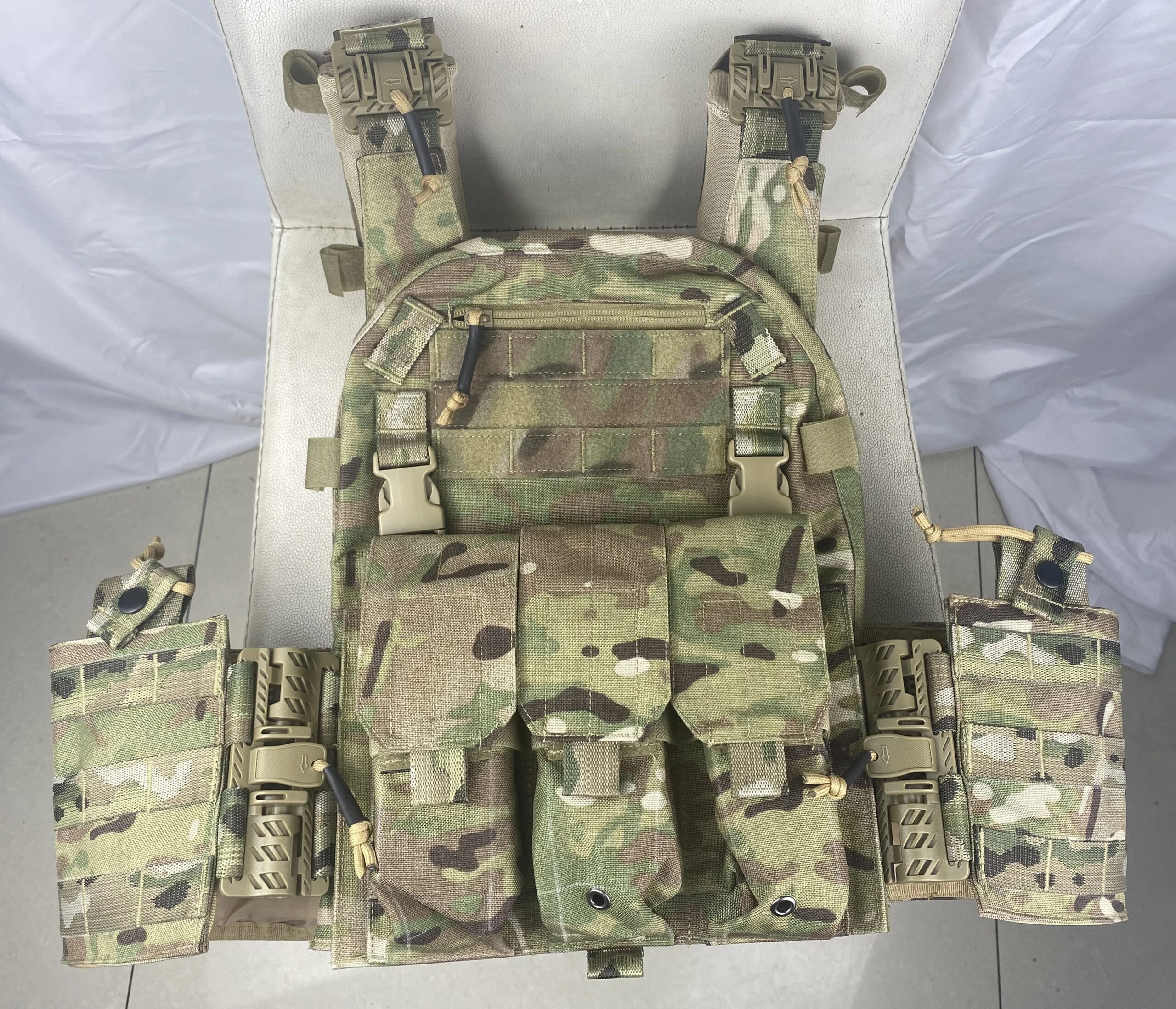 Tactical Body Armor 1000D Nylon Plate Carrier Outdoor Tactical vest Hunting Protective Adjustable MOLLE System Vest