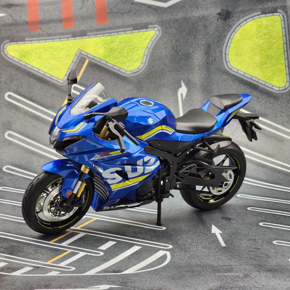 1/9 Suzuki GSX-R1000R Toy Motorcycle For Children Racing Model Diecast Miniature Large Size Lightable Collection Gift Boy Kid 1/9 Suzuki GSX-R1000R Toy Motorcycle For Children Racing Model Diecast Miniature Large Size Lightable Collection Gift Boy Kid