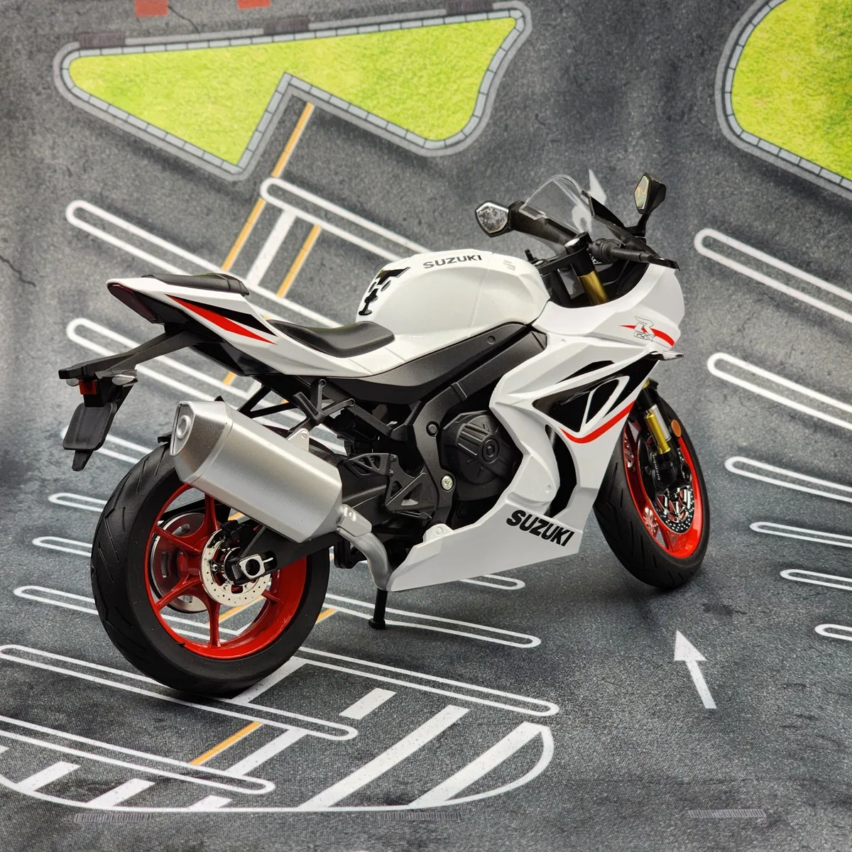 1/9 Suzuki GSX-R1000R Toy Motorcycle For Children Racing Model Diecast Miniature Large Size Lightable Collection Gift Boy Kid 1/9 Suzuki GSX-R1000R Toy Motorcycle For Children Racing Model Diecast Miniature Large Size Lightable Collection Gift Boy Kid