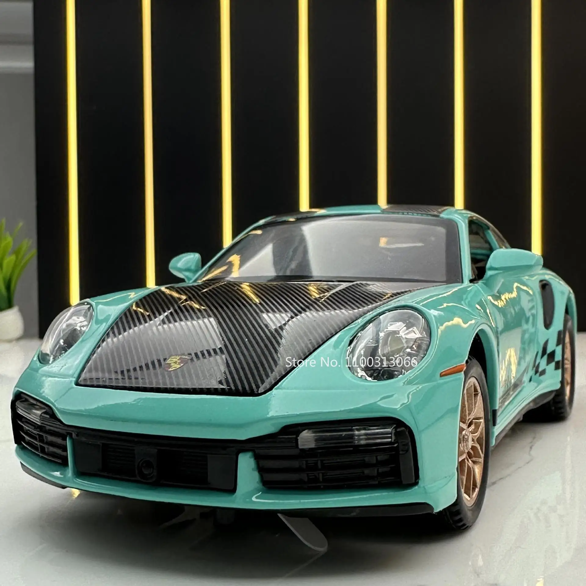 1:32 911 Turbo S Alloy Car Toy Model Metal Body Diecasts Super Sport Car with Pull Back Function Vehicle Toys for Children Gifts 1:32 911 Turbo S Alloy Car Toy Model Metal Body Diecasts Super Sport Car with Pull Back Function Vehicle Toys for Children Gifts