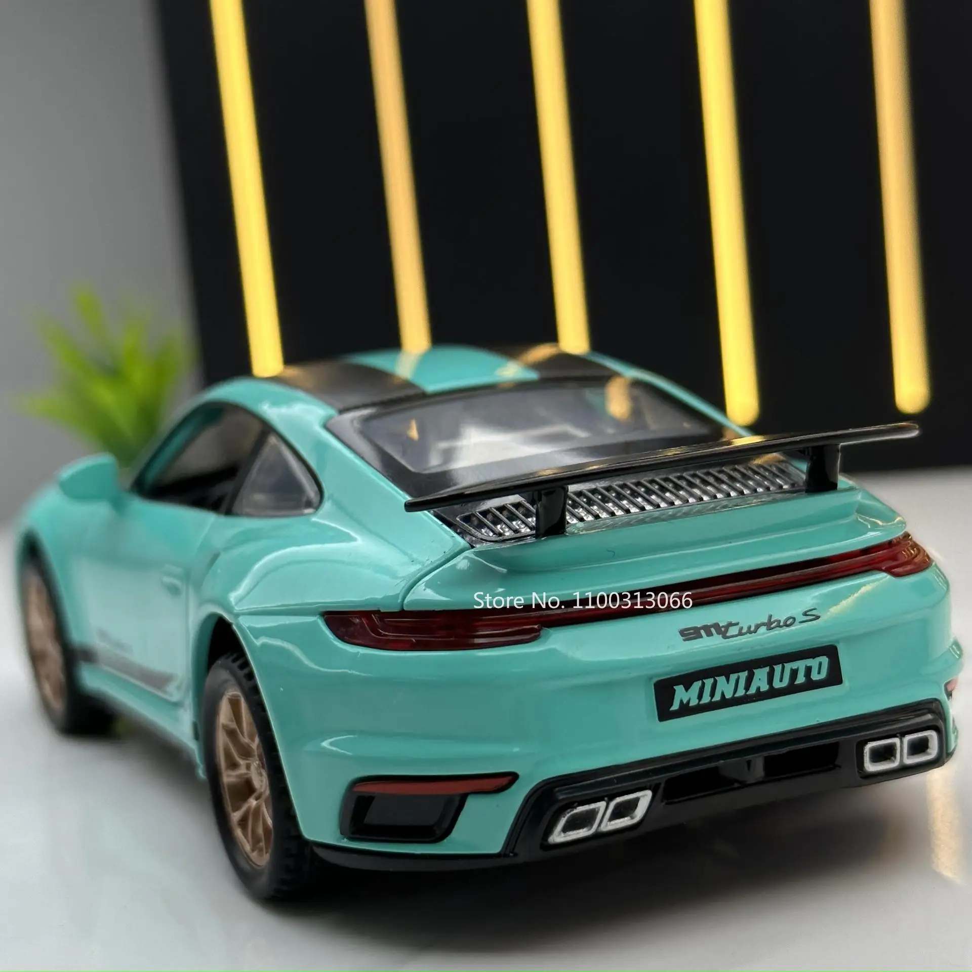 1:32 911 Turbo S Alloy Car Toy Model Metal Body Diecasts Super Sport Car with Pull Back Function Vehicle Toys for Children Gifts 1:32 911 Turbo S Alloy Car Toy Model Metal Body Diecasts Super Sport Car with Pull Back Function Vehicle Toys for Children Gifts