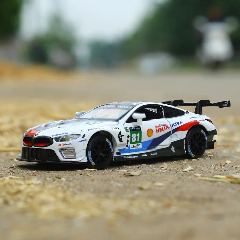 1/32 BMW M8 Alloy Car Model Simulation Sound And Light Diecast Metal Open The Door Pull Back Vehicle For Kids Collection Gift 1/32 BMW M8 Alloy Car Model Simulation Sound And Light Diecast Metal Open The Door Pull Back Vehicle For Kids Collection Gift