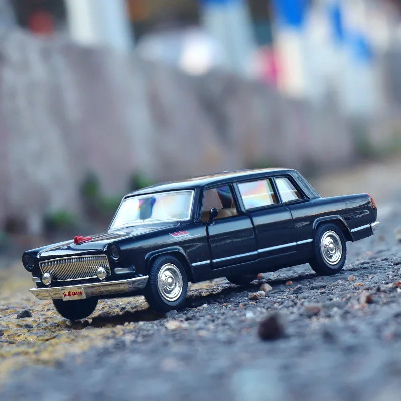 MAKEDA 1:43 HongQi CA770 Alloy Car Model Diecasts &Toy Vehicles Simulator Classic Pull Back 2 Doors Opend Metal Cars Kids Gifts MAKEDA 1:43 HongQi CA770 Alloy Car Model Diecasts &Toy Vehicles Simulator Classic Pull Back 2 Doors Opend Metal Cars Kids Gifts