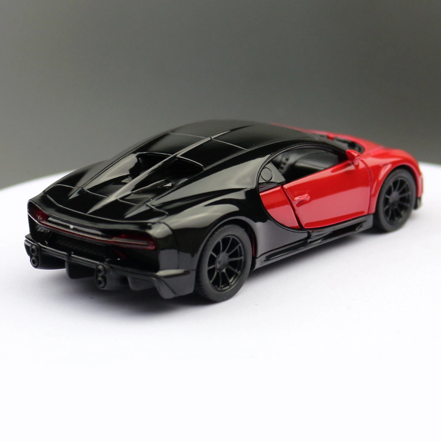 KiNSMART Toy Car Model 1/38 Bugatti Chiron Super Sport Racing Alloy Diecast Miniature Vehicle Collection Gift For Children Boy KiNSMART Toy Car Model 1/38 Bugatti Chiron Super Sport Racing Alloy Diecast Miniature Vehicle Collection Gift For Children Boy