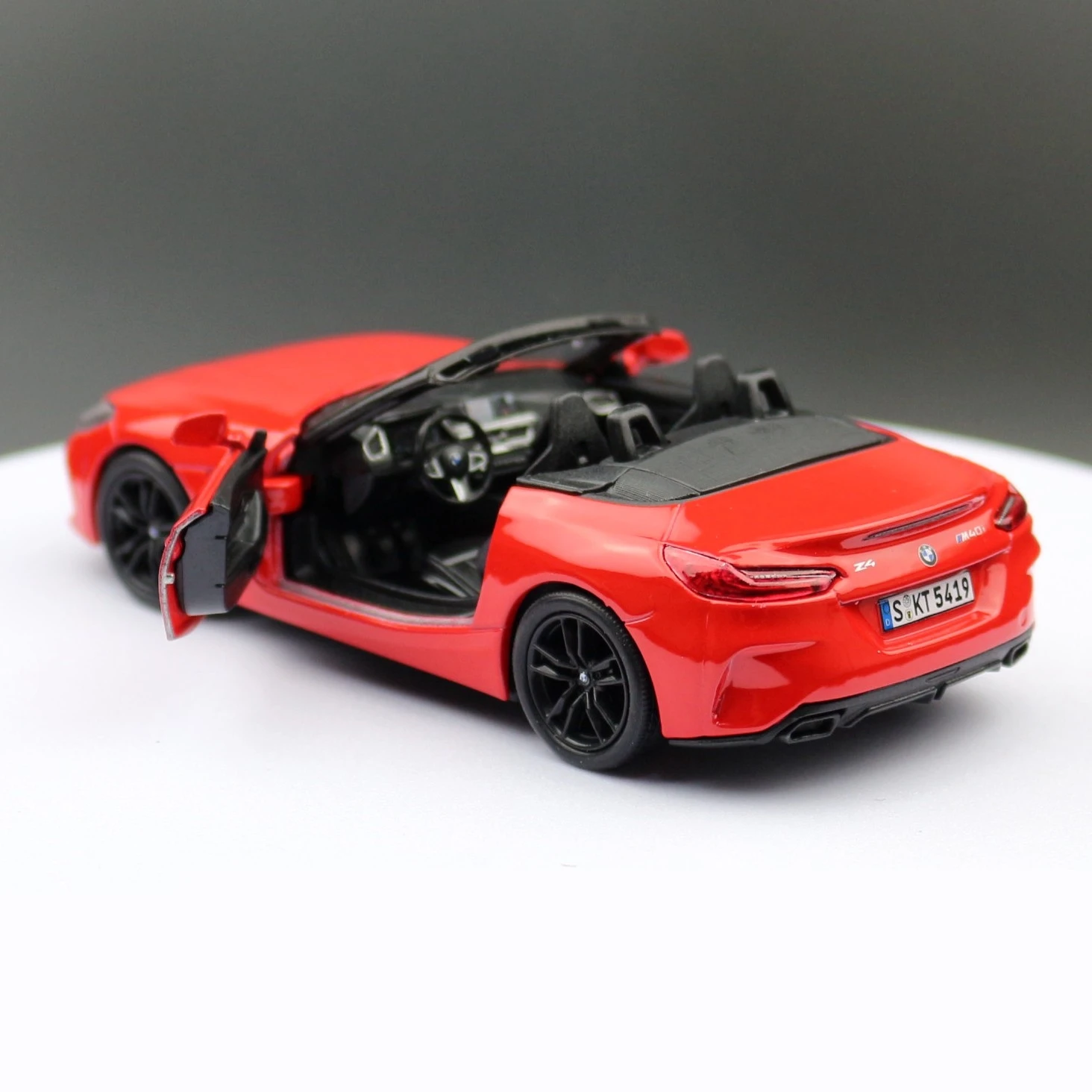 KiNSMART Toy Car Model 1/34 BMW Z4 M40i Roadster Convertible Alloy Diecast Miniature Vehicle Collection Gift For Children Boy KiNSMART Toy Car Model 1/34 BMW Z4 M40i Roadster Convertible Alloy Diecast Miniature Vehicle Collection Gift For Children Boy