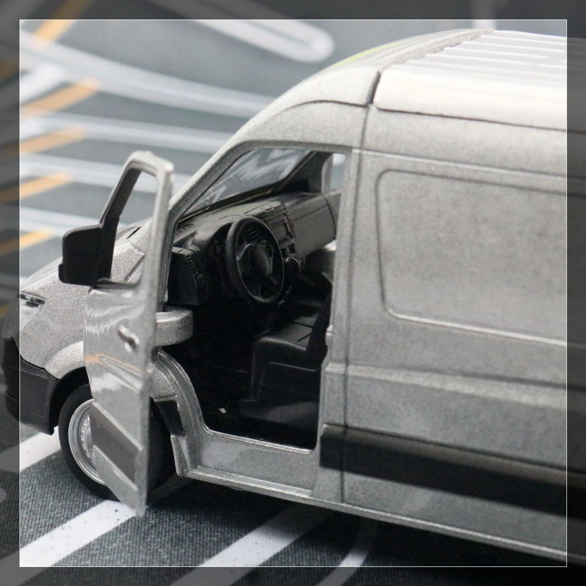 Mercedes-Benz Sprinter Toy Car Model 1/36 RMZ City Diecast Alloy Miniature Pull Back Doors Openable Collection Gift for Children Mercedes-Benz Sprinter Toy Car Model 1/36 RMZ City Diecast Alloy Miniature Pull Back Doors Openable Collection Gift for Children