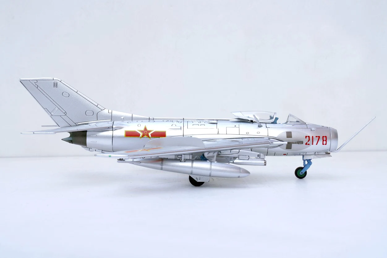 1/72 Chinese J-6 Fighter Model 2178# Alloy finished product collection model 1/72 Chinese J-6 Fighter Model 2178# Alloy finished product collection model