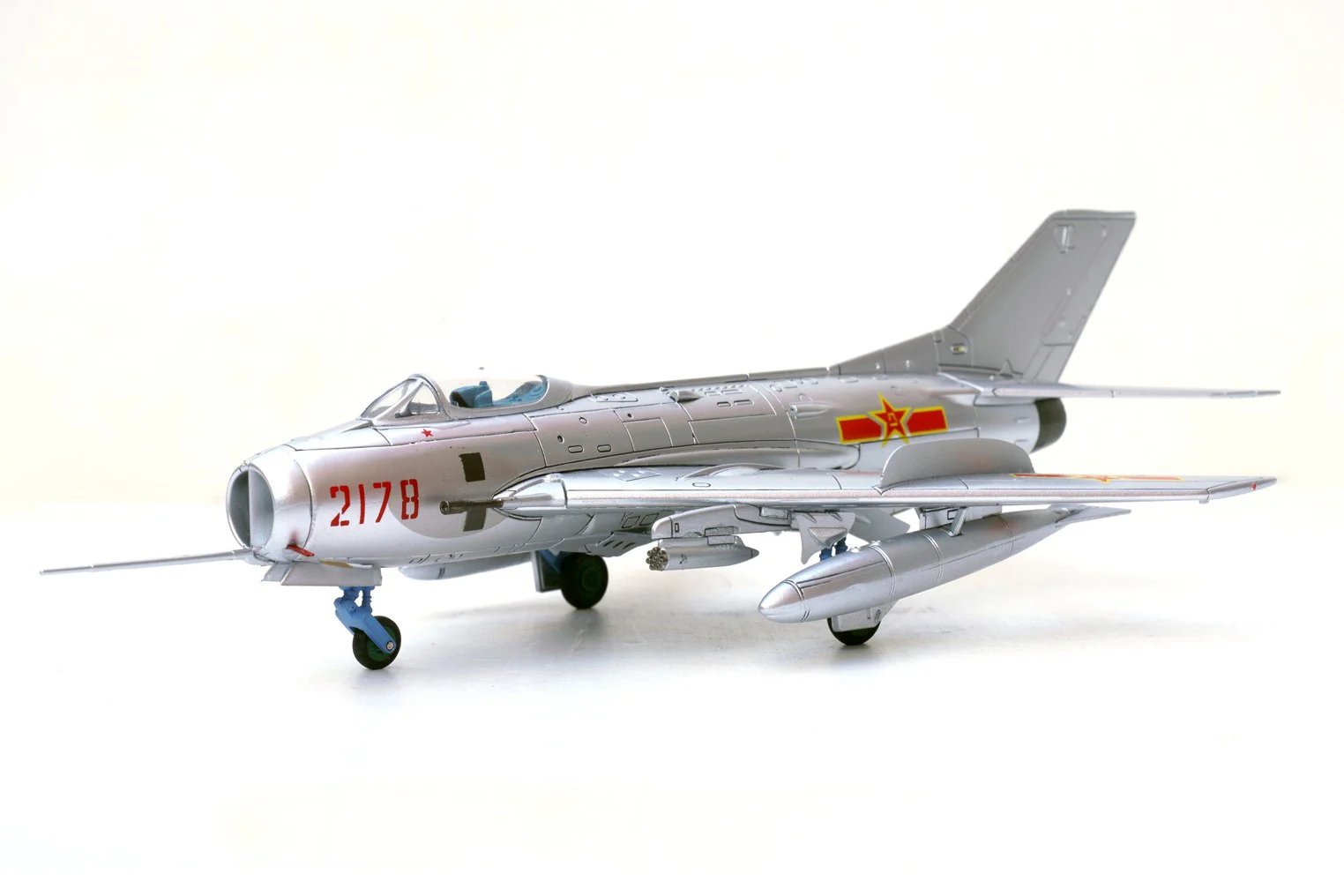 1/72 Chinese J-6 Fighter Model 2178# Alloy finished product collection model 1/72 Chinese J-6 Fighter Model 2178# Alloy finished product collection model