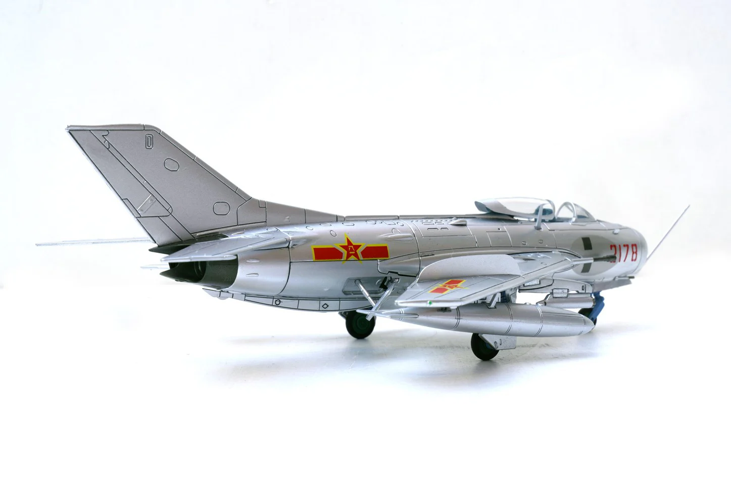 1/72 Chinese J-6 Fighter Model 2178# Alloy finished product collection model 1/72 Chinese J-6 Fighter Model 2178# Alloy finished product collection model