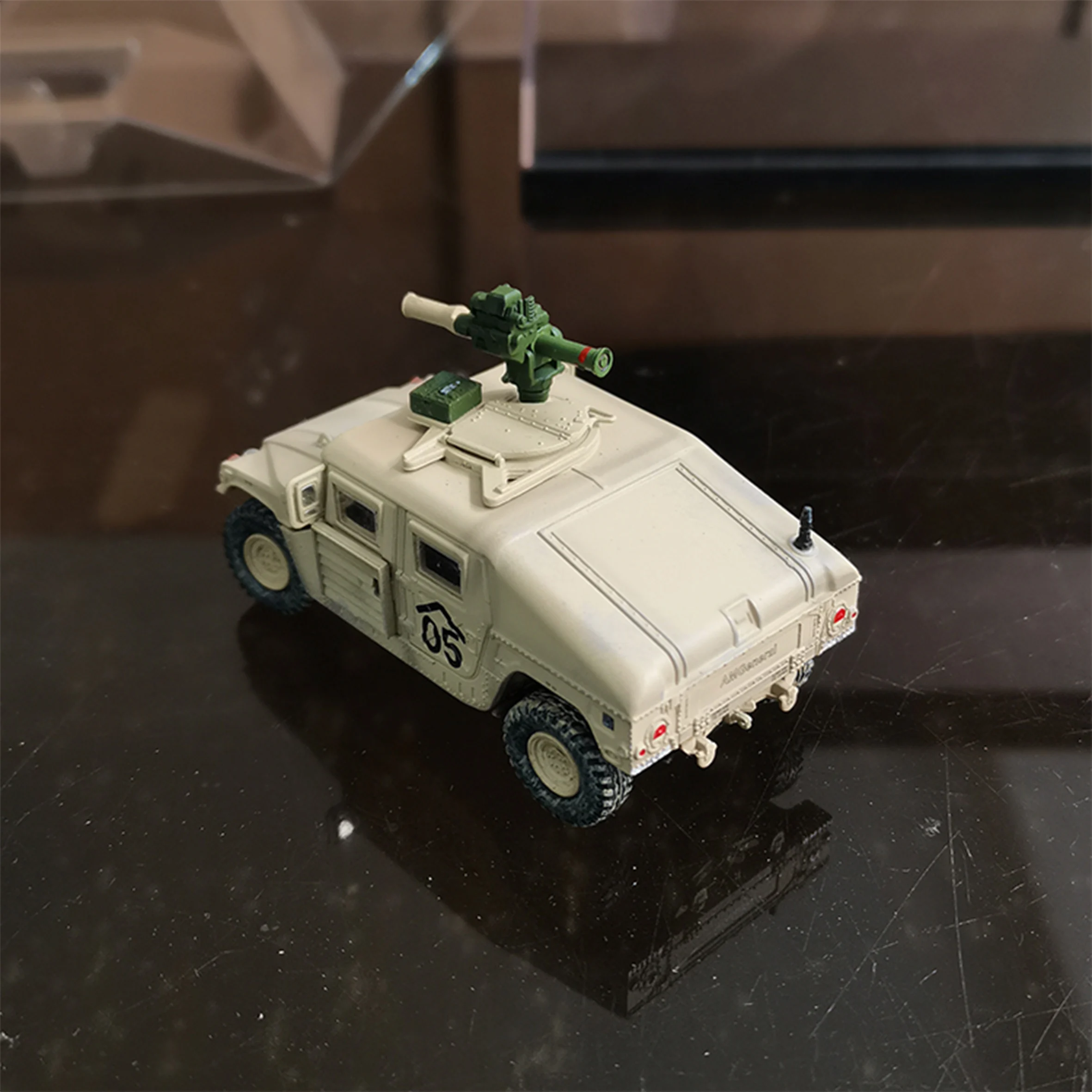 1: 64 US M1046 HMMWV Tactical Vehicle Model Anti Tank Missile Version Wheel Steering Alloy Collection Model