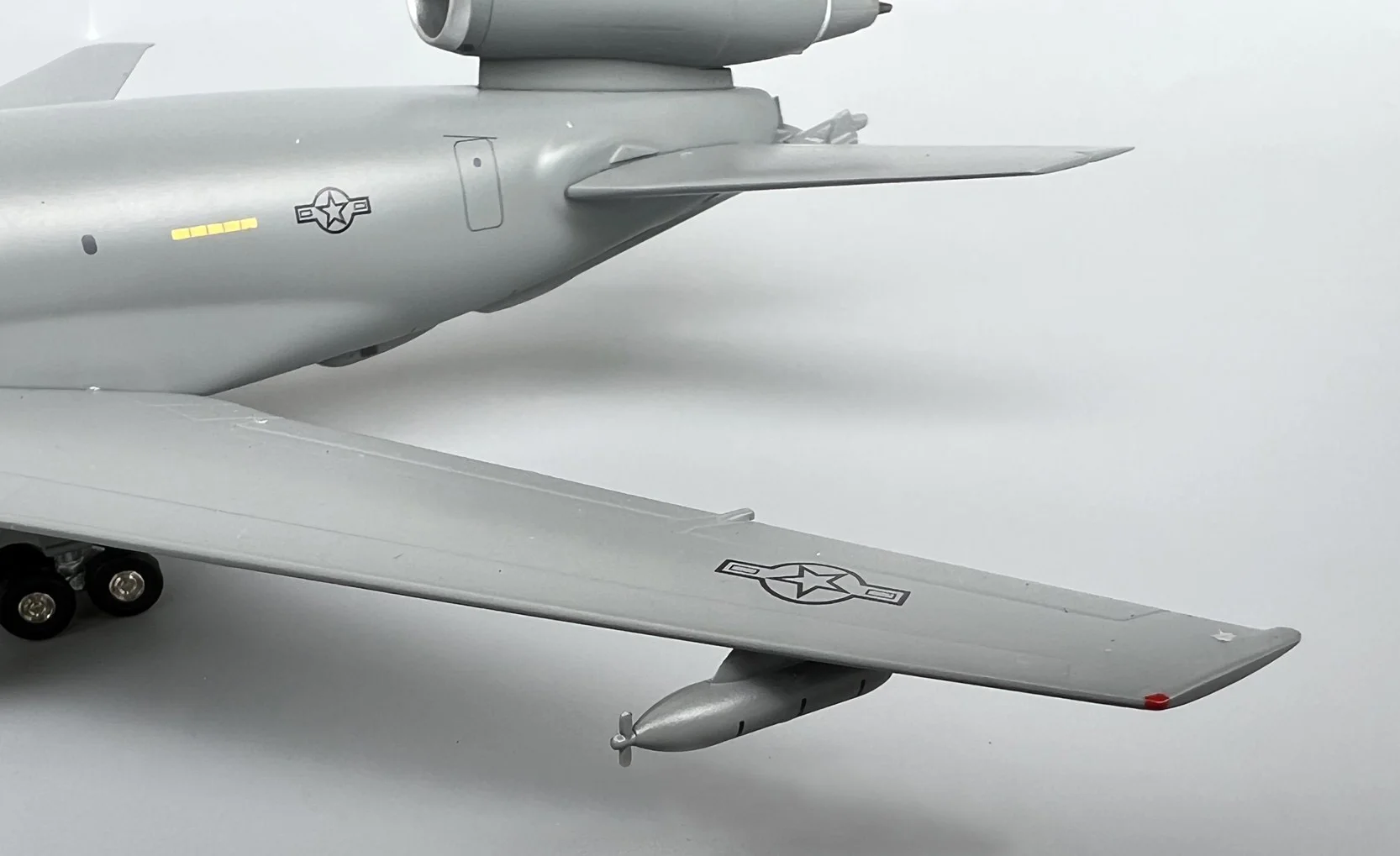 Fine 1/200 US KC-10A Fuel Dispenser Model 90433  Alloy finished product collection model