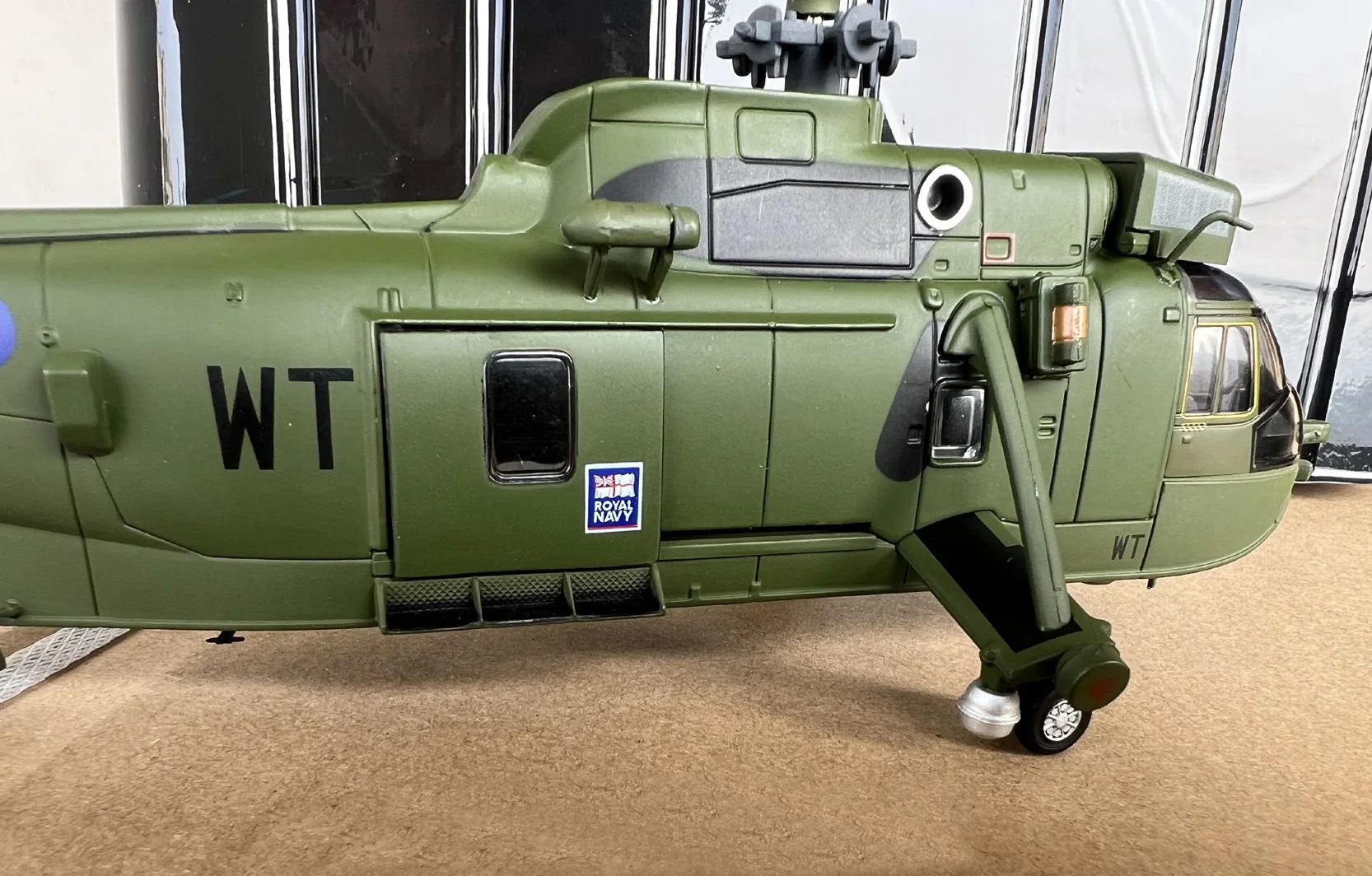 Legion 1/72 Royal Navy HC-4 WS-61 Sea King helicopter model 14008LB Finished product collection model Legion 1/72 Royal Navy HC-4 WS-61 Sea King helicopter model 14008LB Finished product collection model