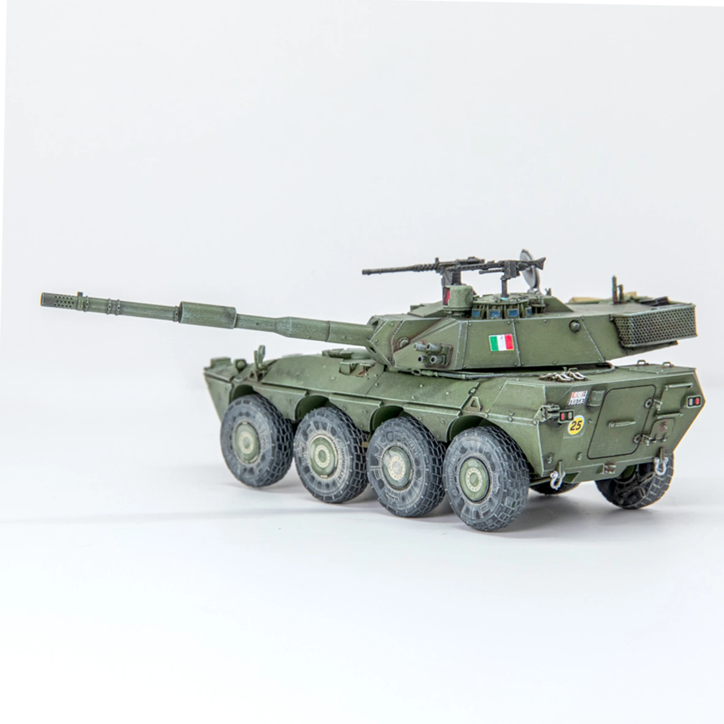 1: 72 AM Italy Centaur wheeled tank model 120MM/L45 gun Finished product collection model 1: 72 AM Italy Centaur wheeled tank model 120MM/L45 gun Finished product collection model