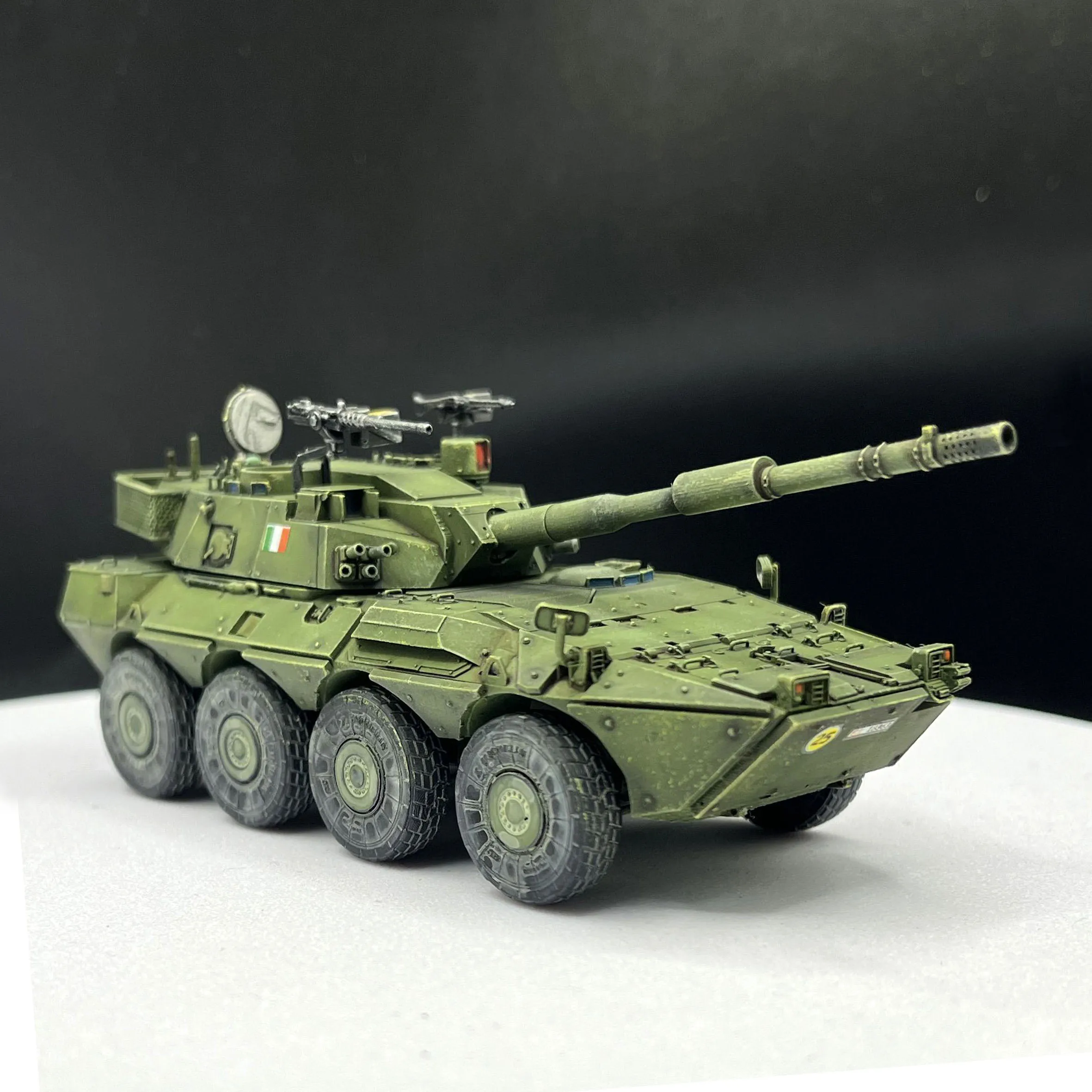 1: 72 AM Italy Centaur wheeled tank model 120MM/L45 gun Finished product collection model 1: 72 AM Italy Centaur wheeled tank model 120MM/L45 gun Finished product collection model