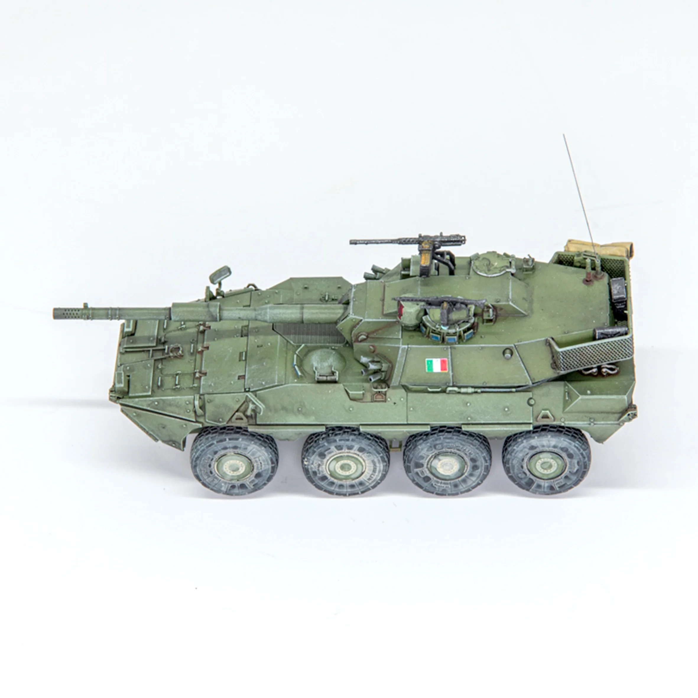 1: 72 AM Italy Centaur wheeled tank model 120MM/L45 gun Finished product collection model 1: 72 AM Italy Centaur wheeled tank model 120MM/L45 gun Finished product collection model