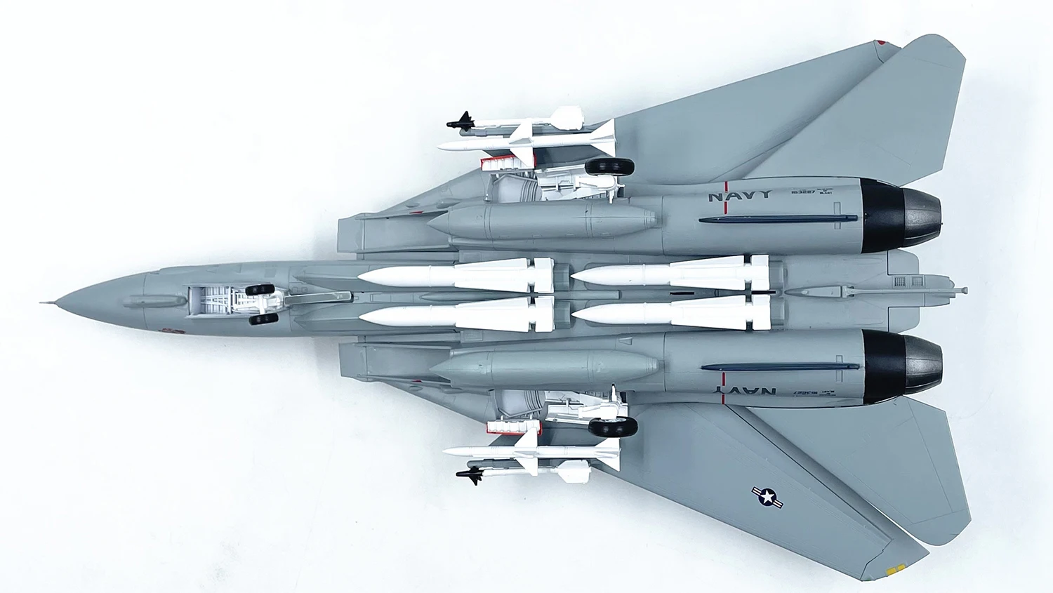 1: 72 American F14B fighter model VF-11 Red Boar Squadron E37189 Finished product collection model 1: 72 American F14B fighter model VF-11 Red Boar Squadron E37189 Finished product collection model