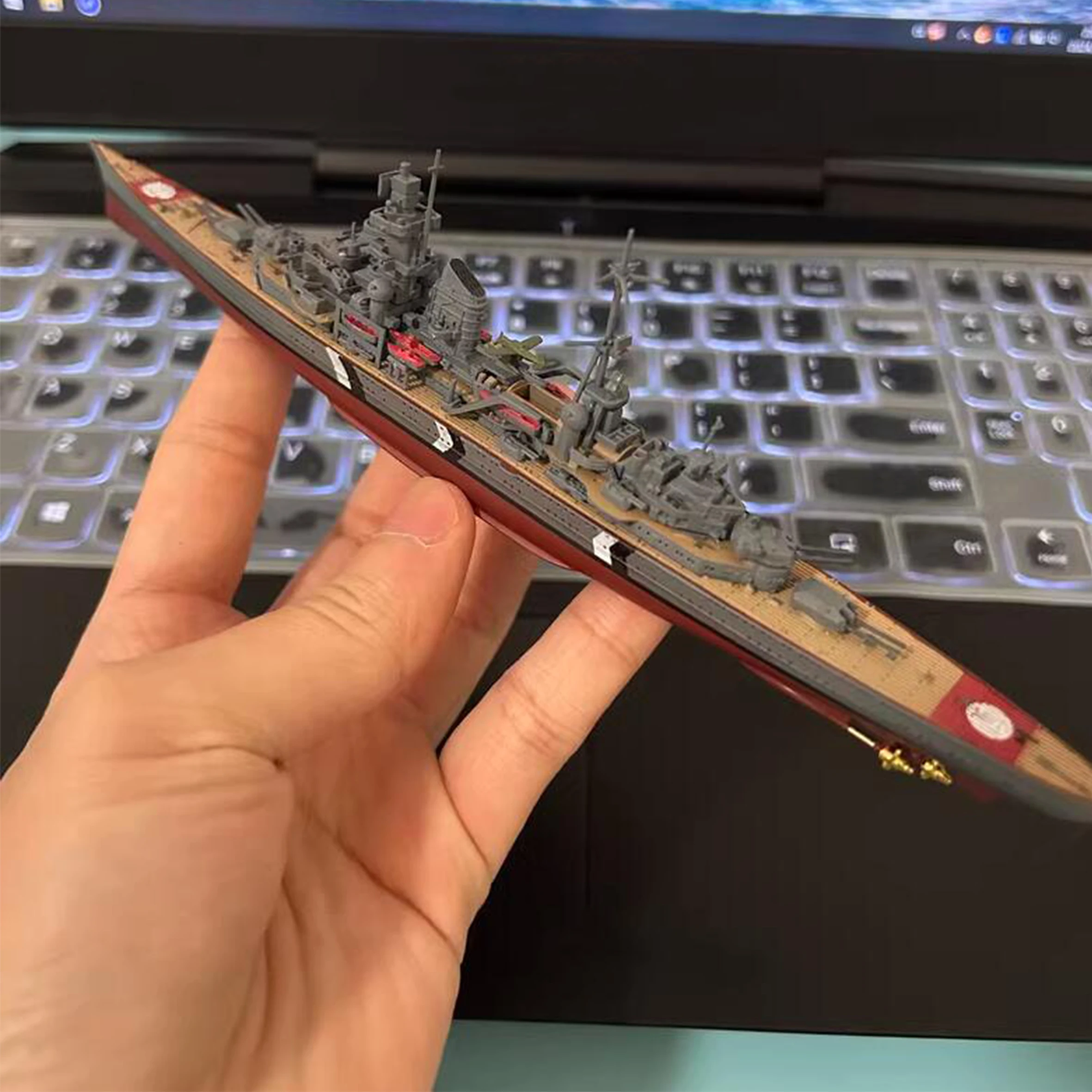 1:1000 German Prinz Eugen Heavy Cruiser model (alloy hull) Finished simulation warship model 1:1000 German Prinz Eugen Heavy Cruiser model (alloy hull) Finished simulation warship model