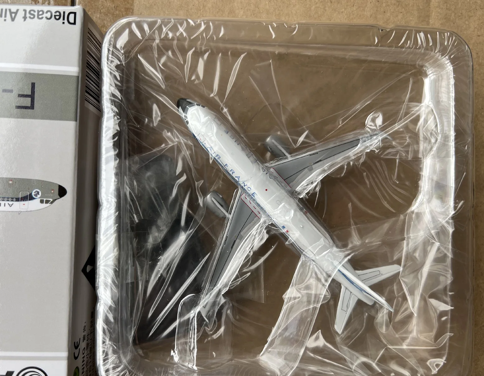 Av1/400 French A320-211 aircraft model F-GFKJ retro coating Alloy Collection Model Av1/400 French A320-211 aircraft model F-GFKJ retro coating Alloy Collection Model