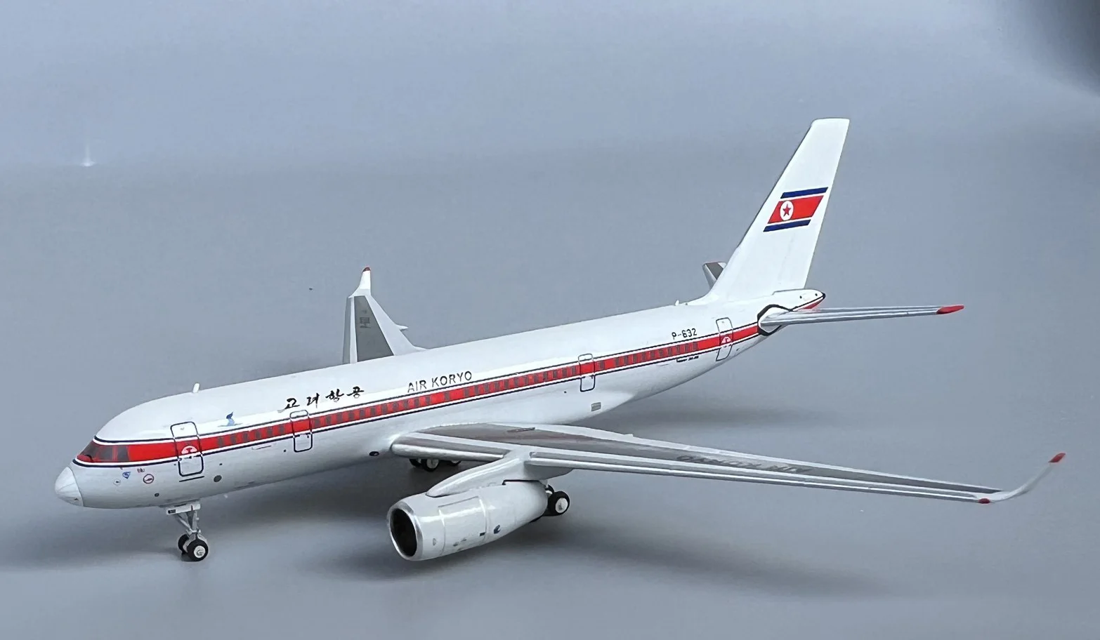 NG 41001 1/400 North Korean Tu-204-300 aircraft model P-632 old painting Alloy Collection Model NG 41001 1/400 North Korean Tu-204-300 aircraft model P-632 old painting Alloy Collection Model