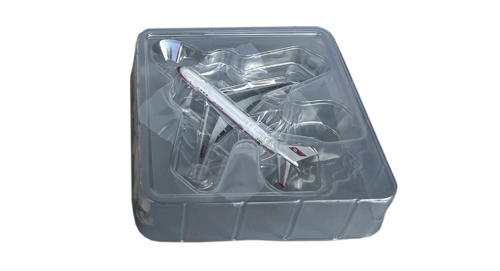 NG 41001 1/400 North Korean Tu-204-300 aircraft model P-632 old painting Alloy Collection Model NG 41001 1/400 North Korean Tu-204-300 aircraft model P-632 old painting Alloy Collection Model