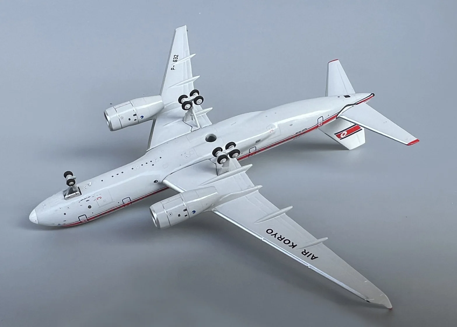 NG 41001 1/400 North Korean Tu-204-300 aircraft model P-632 old painting Alloy Collection Model NG 41001 1/400 North Korean Tu-204-300 aircraft model P-632 old painting Alloy Collection Model