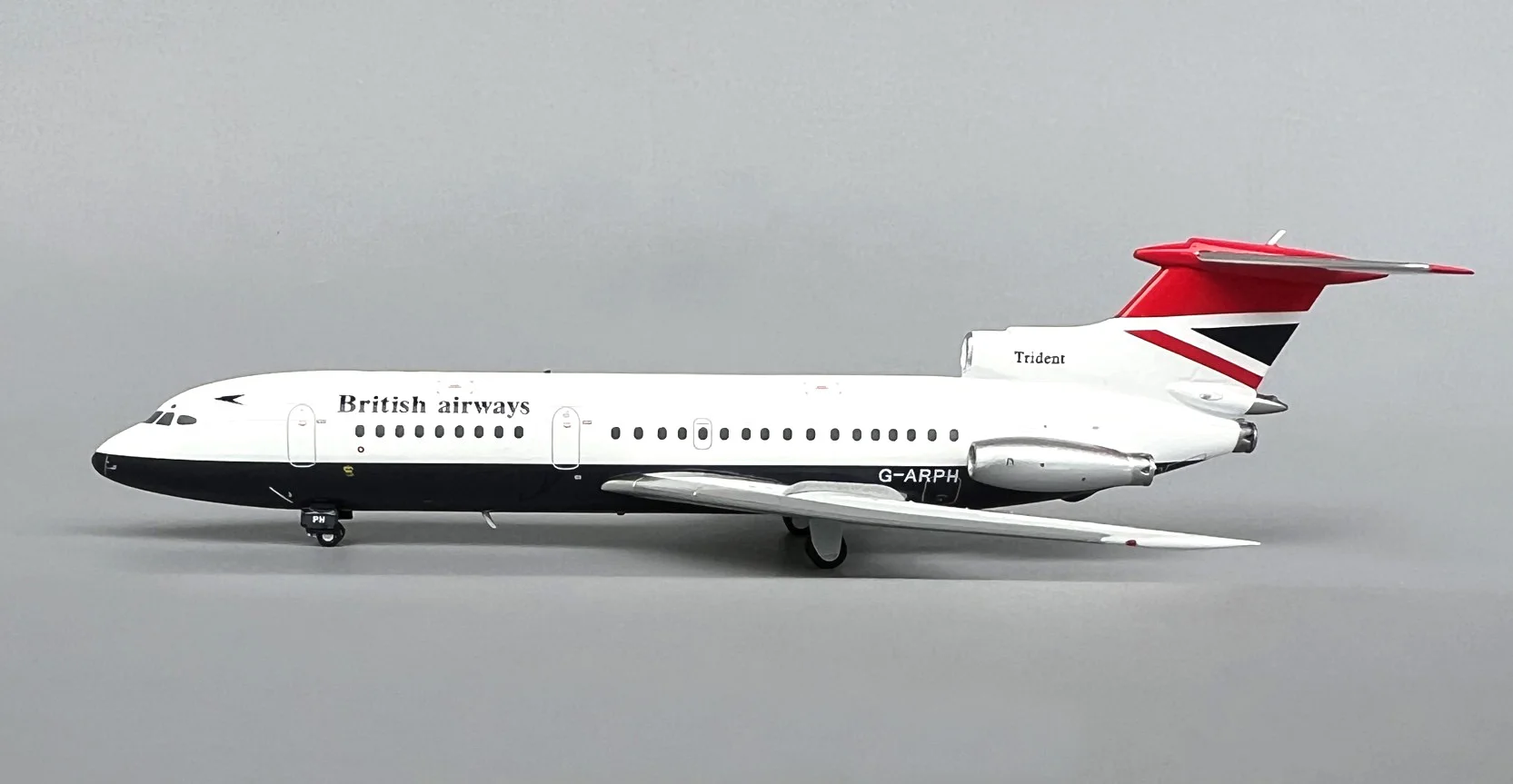 ARD-M 1/200 UK DH-121 Trident1C aircraft model G-ARPH Alloy Collection Model ARD-M 1/200 UK DH-121 Trident1C aircraft model G-ARPH Alloy Collection Model