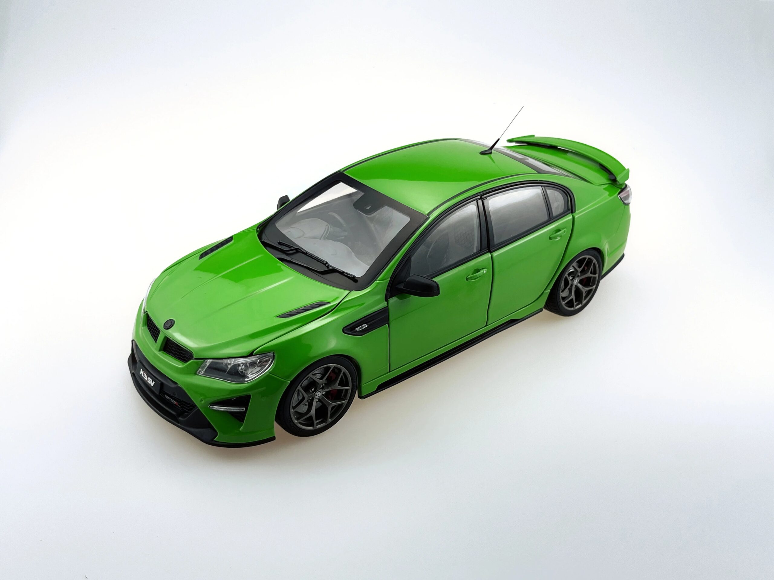 Diecast 1/18 Scale Biante Australia Holden HSV GTSR Simulation Alloy Green Car Model Collection Toy Display Ornament