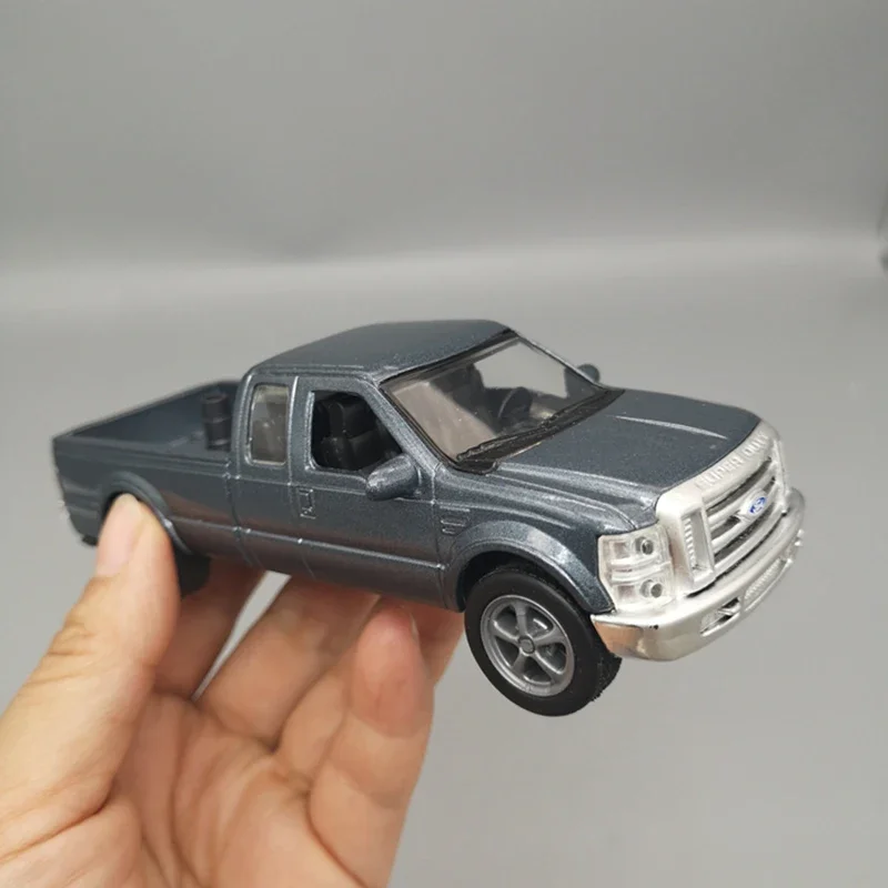 Diecast 1:43 Scale Ford Pickup Frod F-250 Classic Nostalgia Simulation Car Model Collectible Toy Gift Souvenir Display Ornaments