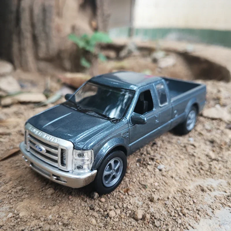 Diecast 1:43 Scale Ford Pickup Frod F-250 Classic Nostalgia Simulation Car Model Collectible Toy Gift Souvenir Display Ornaments