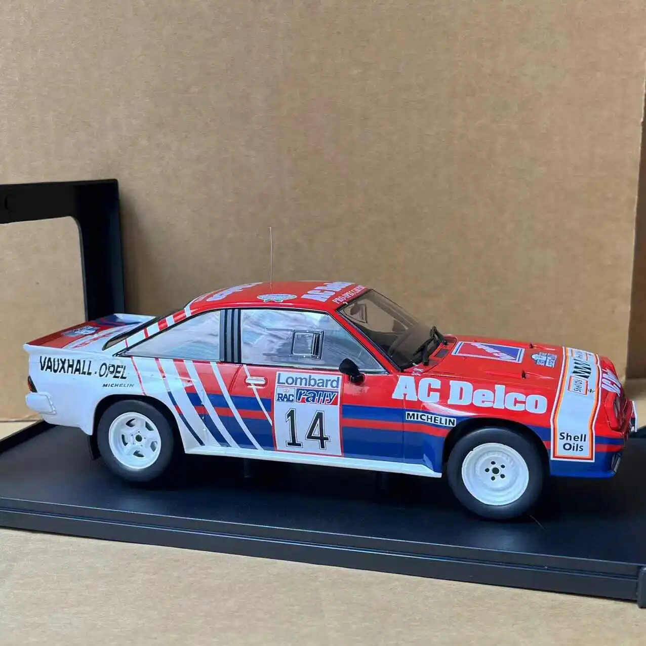 Diecast IXO 1:18 Scale OPEL MANTA #14 1985 Alloy Simulation Car Model COllectible Toy Gift Souvenir