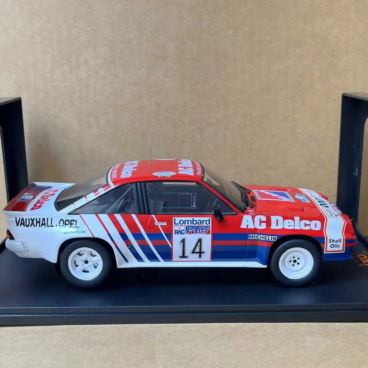 Diecast IXO 1:18 Scale OPEL MANTA #14 1985 Alloy Simulation Car Model COllectible Toy Gift Souvenir