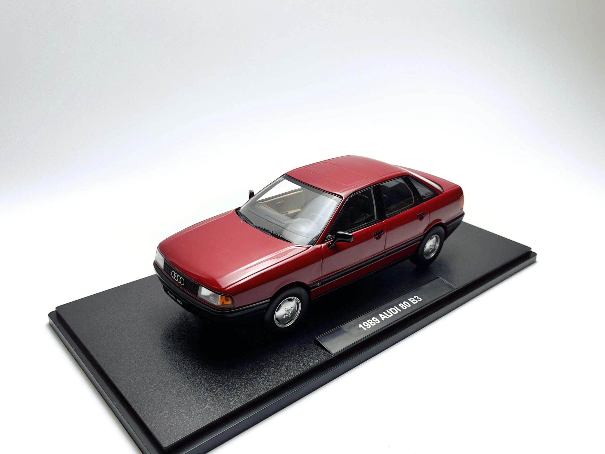Defects Diecast 1/18 Scale KK Audi 80 B3 Alloy Car Model Collectible Toy Gift Souvenir Display