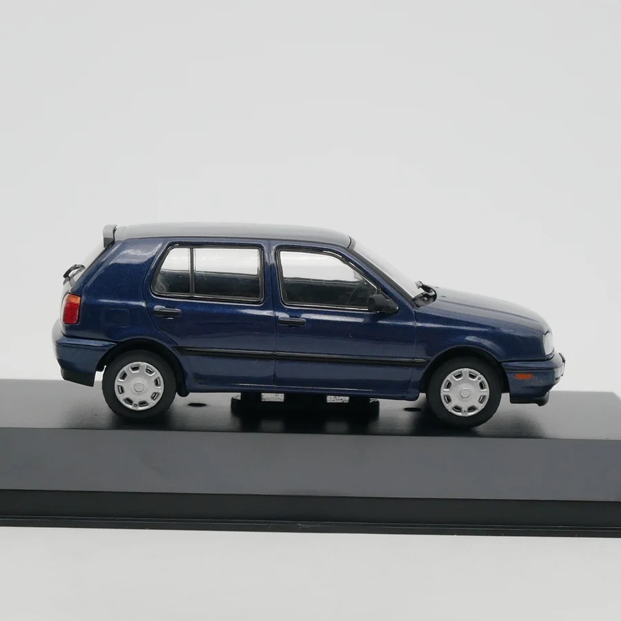 Diecast Ixo 1:43 Scale Volkswagen Golf III GL1993 VW Classic Alloy Car Model Collectible Toy Gift Souvenir Display Ornaments