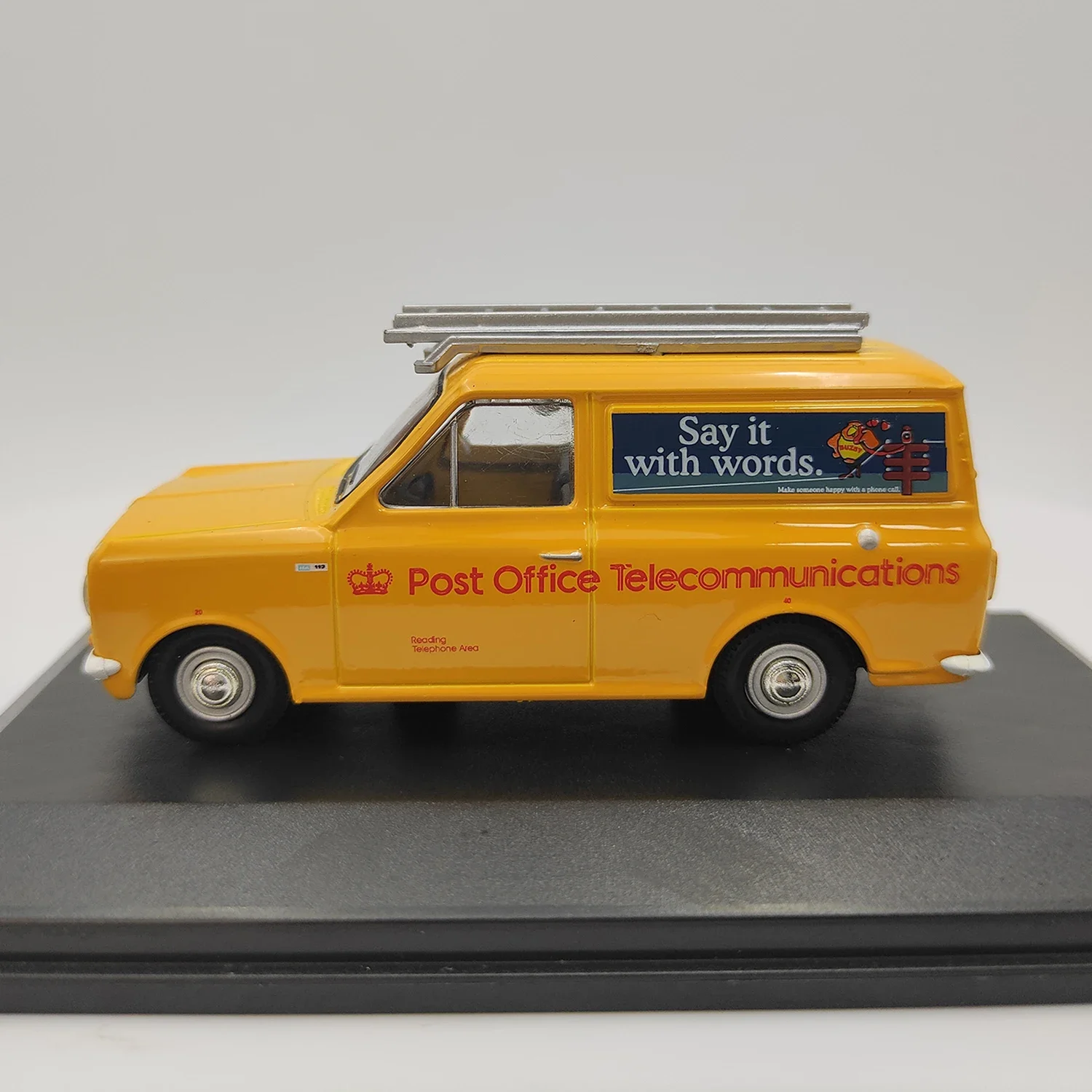 1:43 Scale Diecast Alloy Mini Double Door Transport Vehicle Toys Cars Model Classics Nostalgia Adult Gift Souvenir Display 1:43 Scale Diecast Alloy Mini Double Door Transport Vehicle Toys Cars Model Classics Nostalgia Adult Gift Souvenir Display