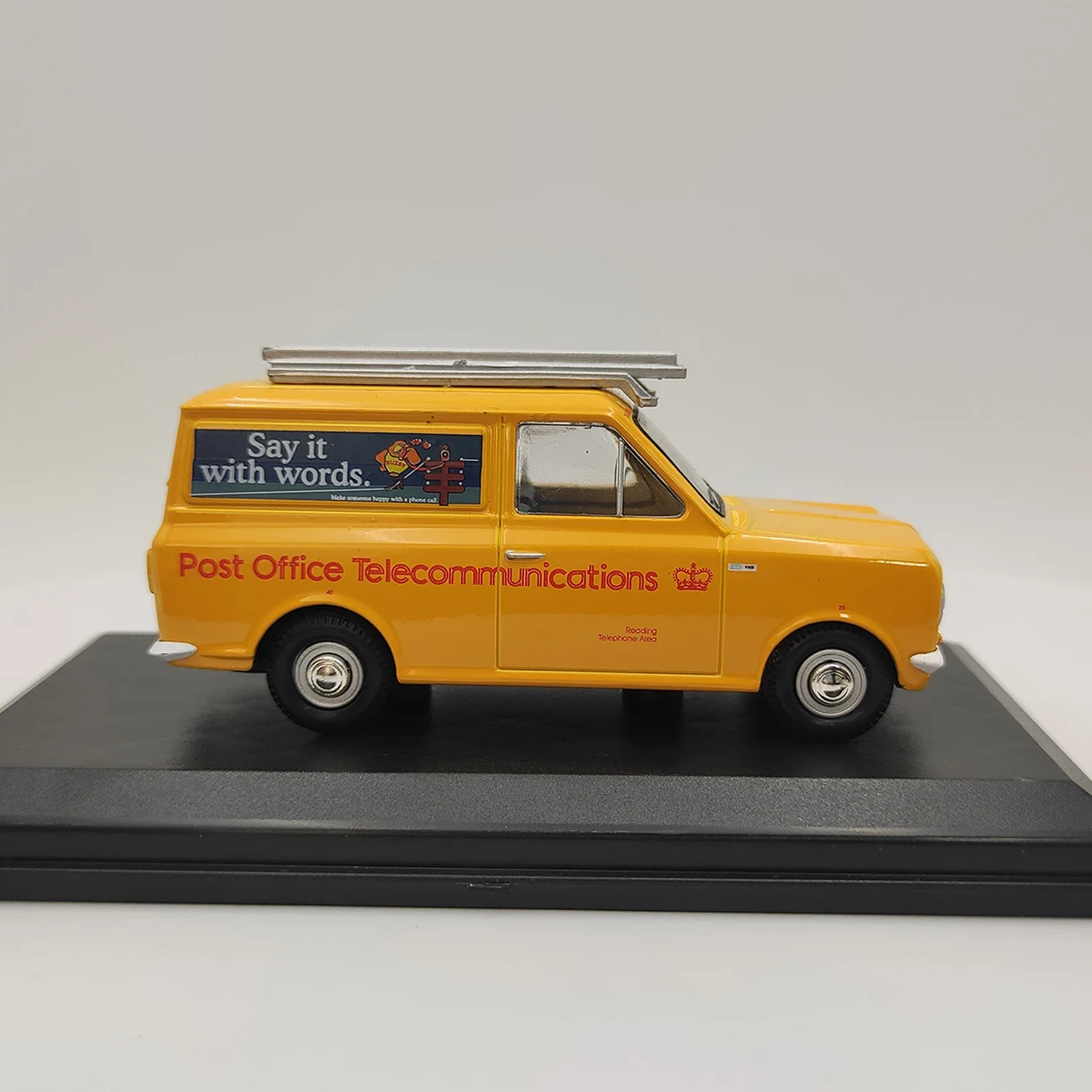 1:43 Scale Diecast Alloy Mini Double Door Transport Vehicle Toys Cars Model Classics Nostalgia Adult Gift Souvenir Display 1:43 Scale Diecast Alloy Mini Double Door Transport Vehicle Toys Cars Model Classics Nostalgia Adult Gift Souvenir Display