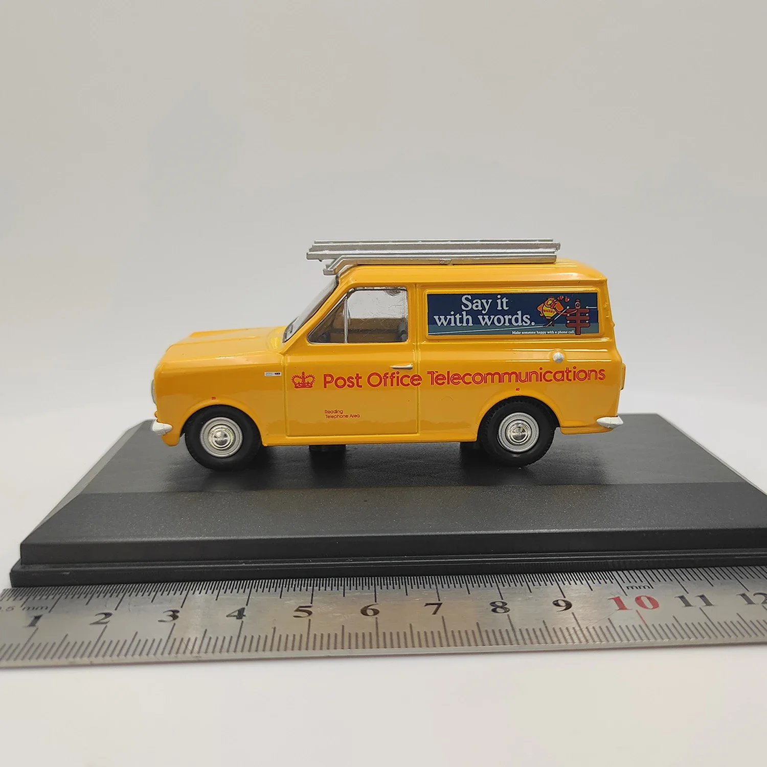 1:43 Scale Diecast Alloy Mini Double Door Transport Vehicle Toys Cars Model Classics Nostalgia Adult Gift Souvenir Display 1:43 Scale Diecast Alloy Mini Double Door Transport Vehicle Toys Cars Model Classics Nostalgia Adult Gift Souvenir Display