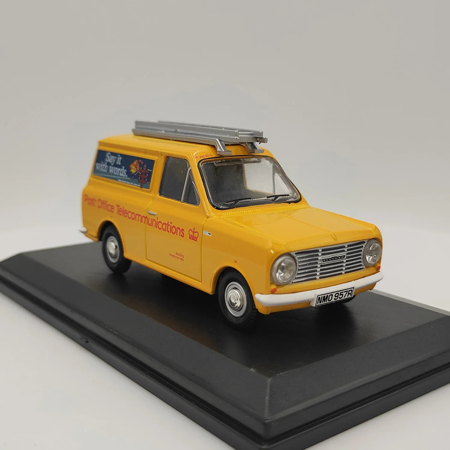 1:43 Scale Diecast Alloy Mini Double Door Transport Vehicle Toys Cars Model Classics Nostalgia Adult Gift Souvenir Display 1:43 Scale Diecast Alloy Mini Double Door Transport Vehicle Toys Cars Model Classics Nostalgia Adult Gift Souvenir Display